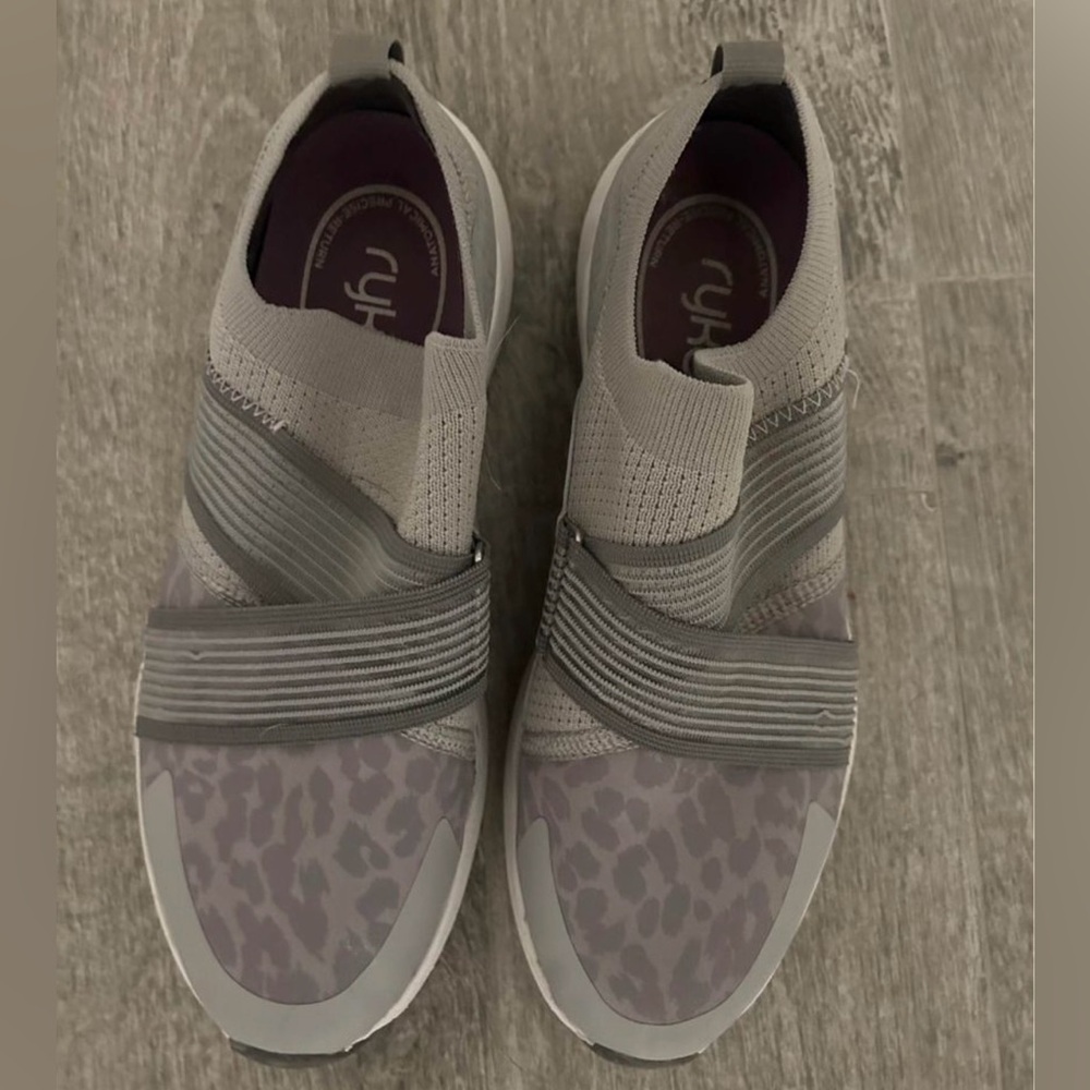 Ryka Empower Palomagrey 8.5 M slip-ons